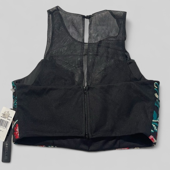 My Michelle Womens Embroidered Crop Top Size 7 Black Floral Sleeveless - Picture 2 of 7